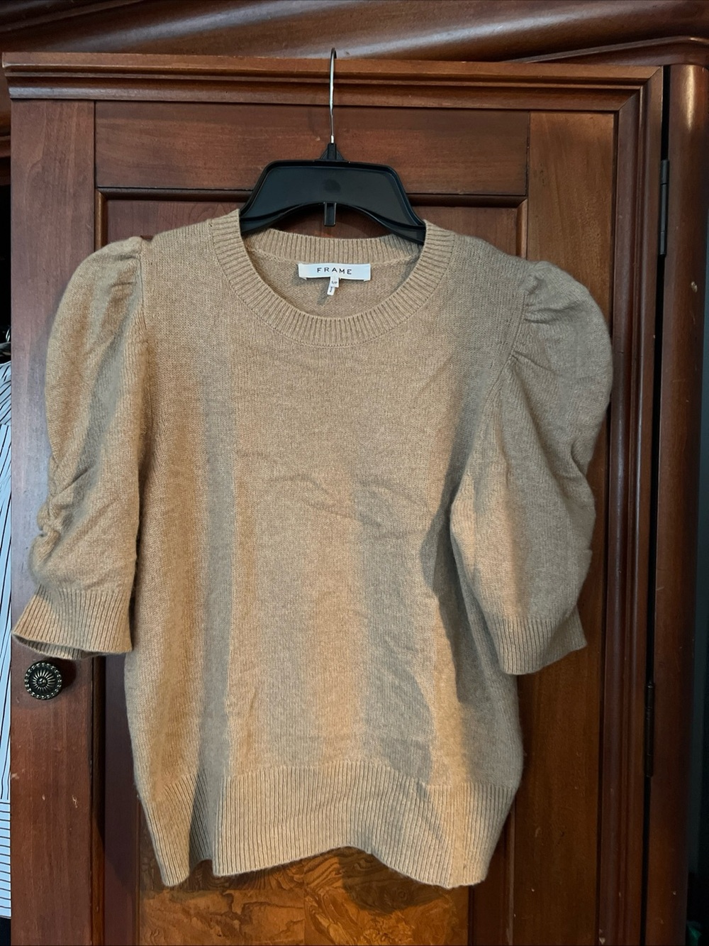 Frame Denim Frankie ruched sleeve cashmere Crewneck Sweater in oatmeal hea